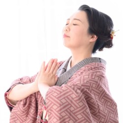 暁來萱先生
