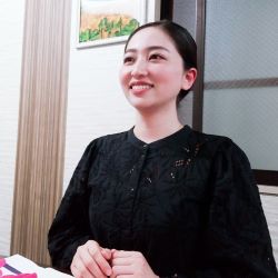 神奈川 当たる占い師 さくら藤之香(とうか)先生