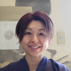 龍星先生